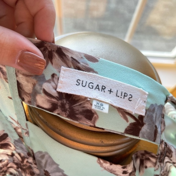 Sugar + L!ps Floral Blouse - Picture 5 of 5